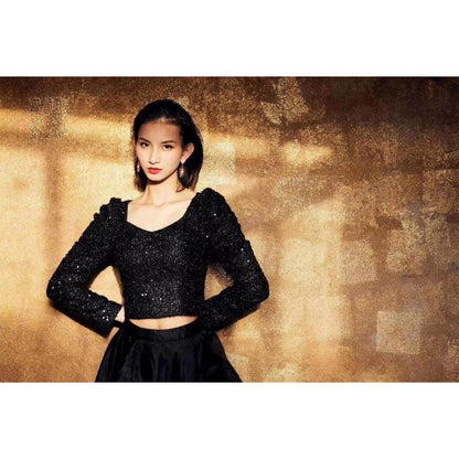 Image Taken Using Strong and Durable High-Quality Canvas Paiting Background 