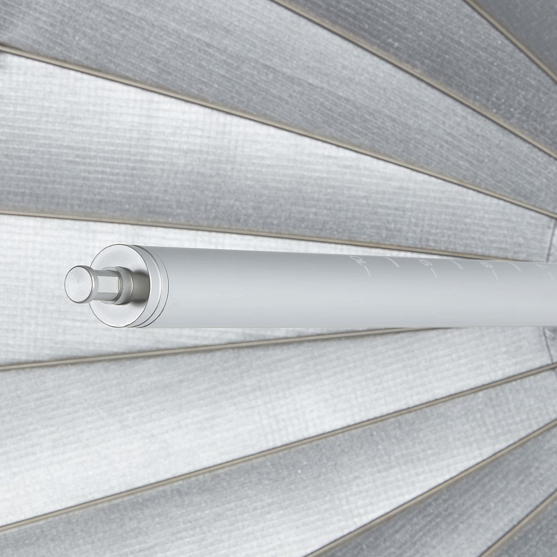 P88 Focusable S-Type Parabolic Reflector comes with Portable Padded Carrying Bag