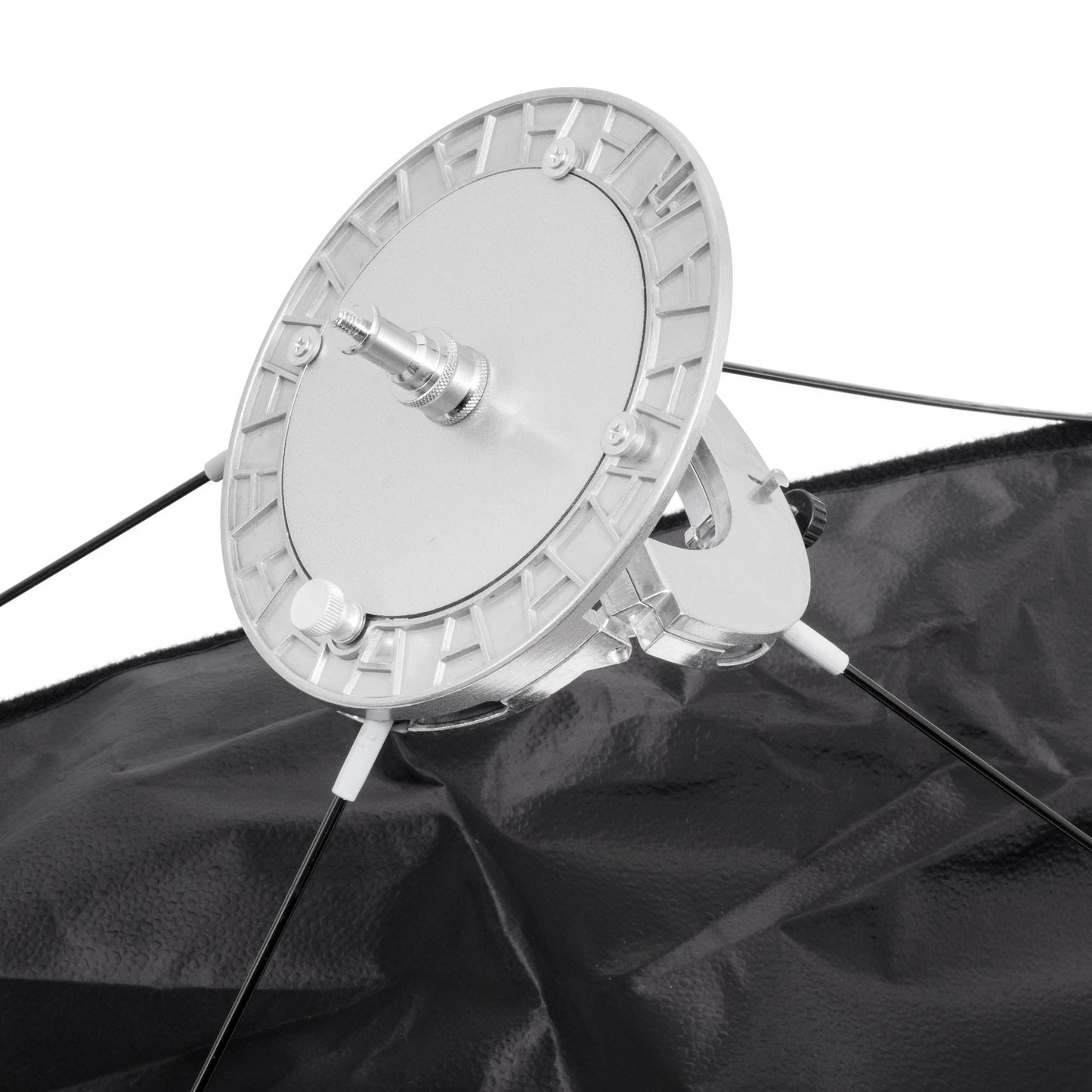 The Pixapro 60x150cm Flatpak Eyelighter Close up of 5/8" Stud mount with mecahnism half-collapsed