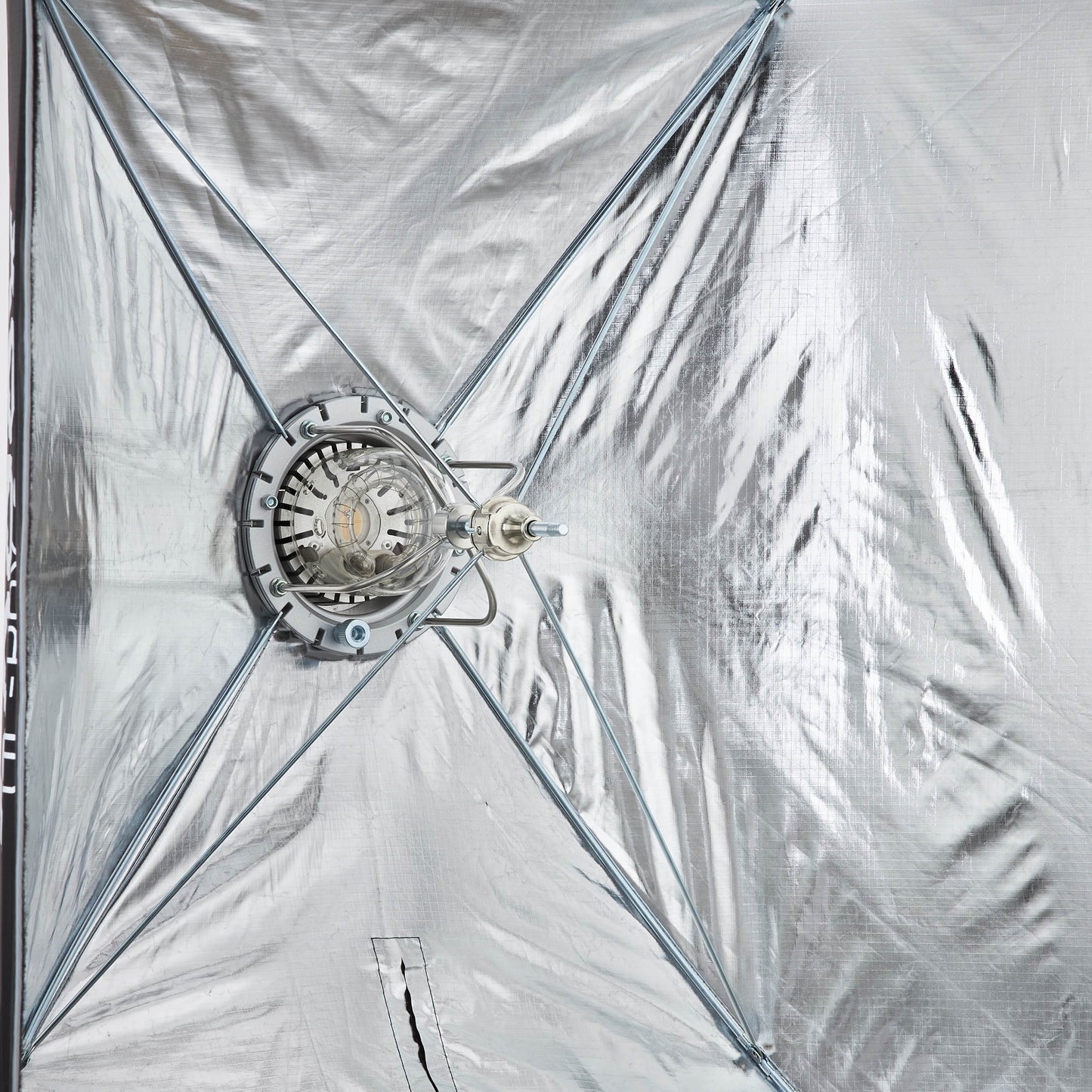 Godox UL-BOX-90120 90x120cm  Strip Softbox close  up of internal mechanism