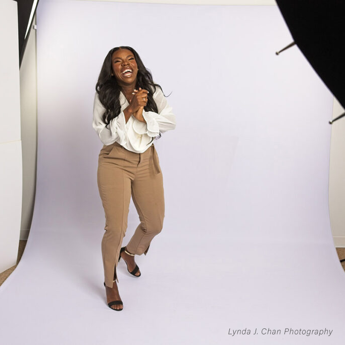 EasiFrame Self-Supporting Portable Studio Infinity-Cove Cyclorama Kit for Video and Photography - White